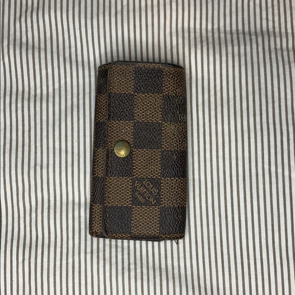 Louis Vuitton 4 key holder